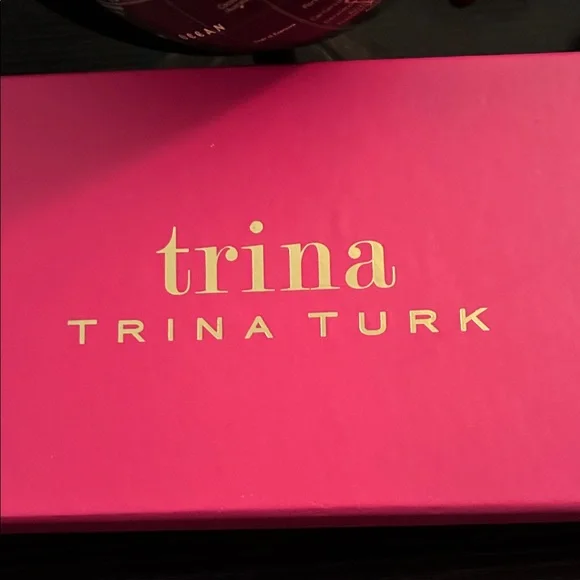 Trina Turk Swirl Pattern Wallet in Pink and Purple w/FREE fashion sunglasses - Picture 2 of 6